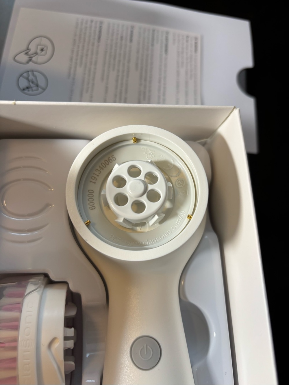 Clarisonic Mia Prima White Face Brush with 7 brush heads. - Picture 4 of 6